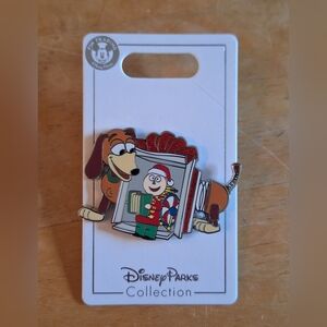 Disney Pixar Toy Story Slinky Dog Christmas Pin NWT 400927013396 PB1B7